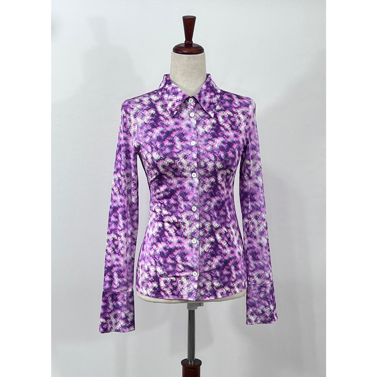 Grover Rad Sz S Small Purple Haze Watercolor Floral Button Front Shirt Top Nwt — image 8 of 8